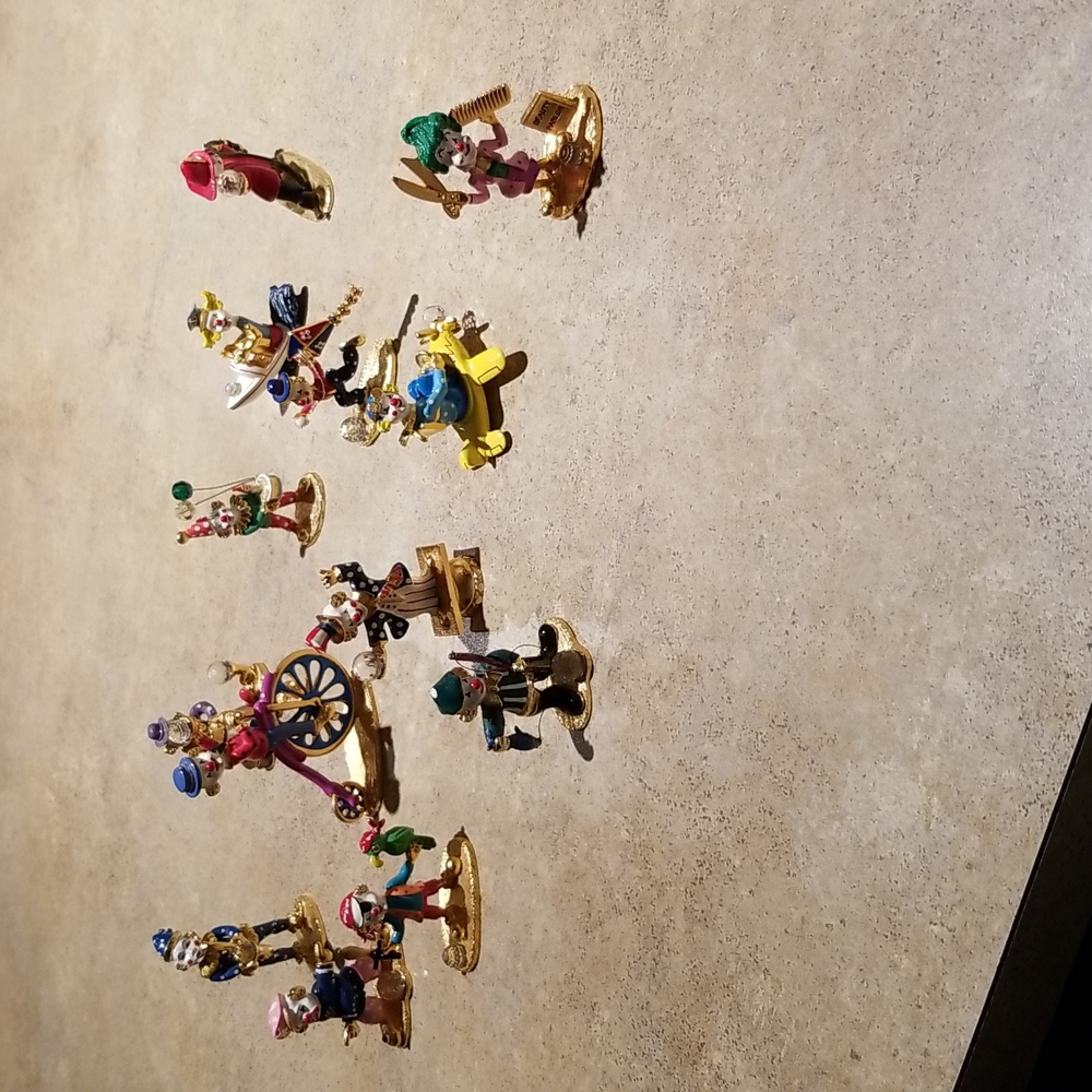 13 SPOONTIQUES CLOWNS